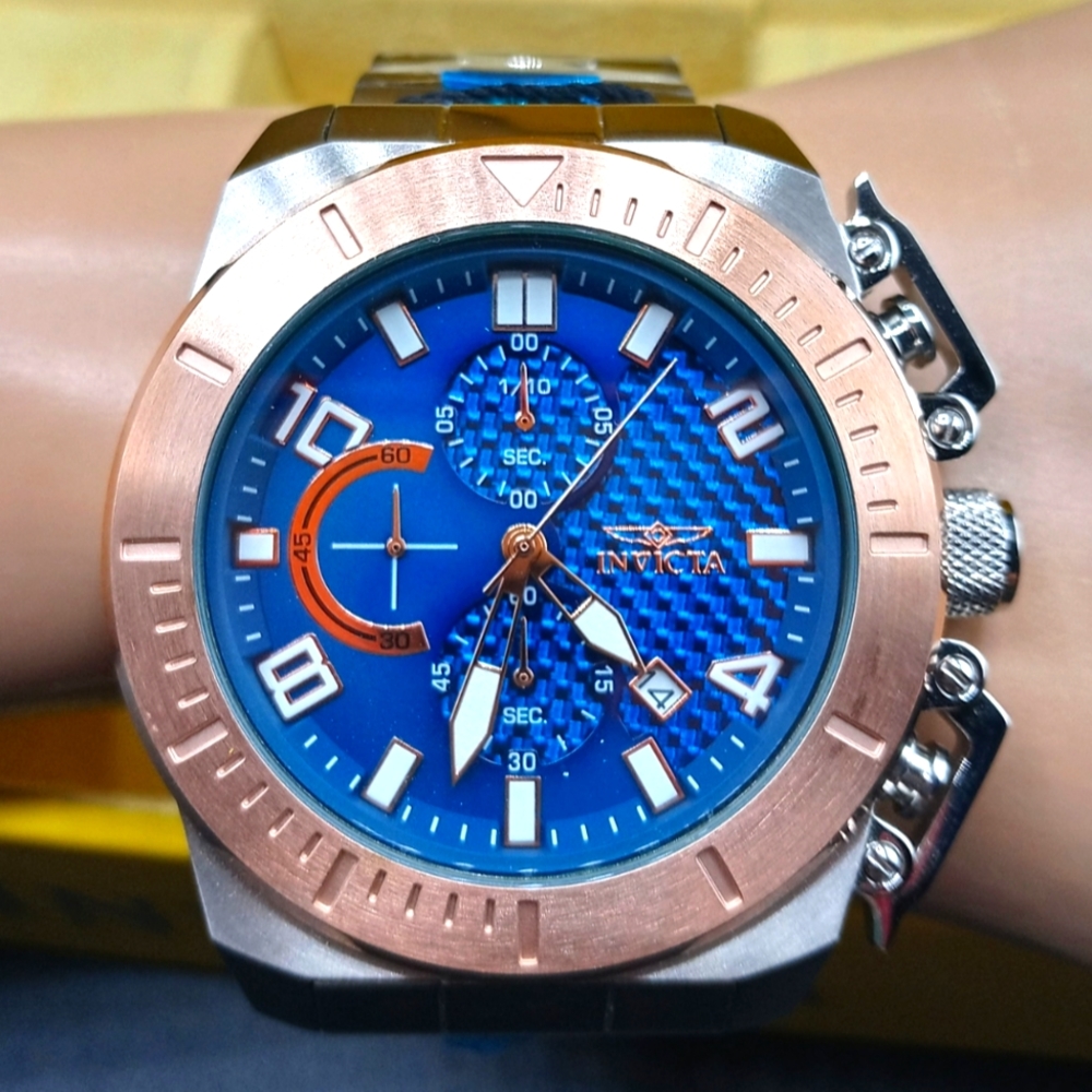 FIRM PRICE-New Invicta Pro Diver Chronograph men's watch (ONLY WATCH)